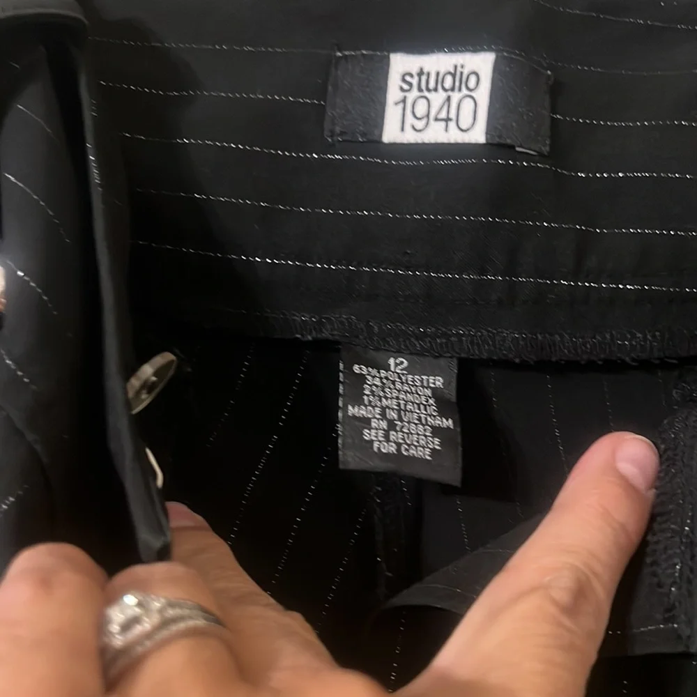 Black pin stripped pants - Picture 5 of 7
